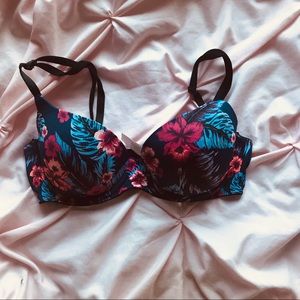 Victoria’s Secret pink bra